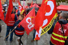 Several Hundred CGT Activists Outside the Paris Motor Show