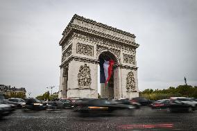 The Arc de Triomphe in Paris FA