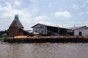 Daily Life In Afuá In The Brazilian Amazon