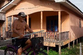 Daily Life In Afuá In The Brazilian Amazon