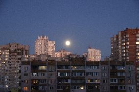 Hunters Moon in Kyiv