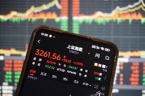 Chinese Stocks Rise