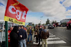 Marine Tondelier Visited Sanofi's Site - Lisieux