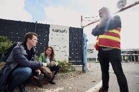 Marine Tondelier Visited Sanofi's Site - Lisieux