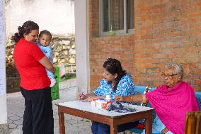 Nepal Administers "Vitamin-A" And De-worming Capsules To Children