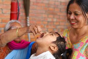 Nepal Administers "Vitamin-A" And De-worming Capsules To Children