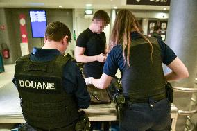 Visit to Charles de Gaulle airport near Paris FA