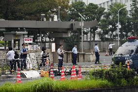 Man throws "Molotov cocktails" near LDP HQ