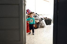 Displaced Lebanese Take Refuge In A Public School - Bikfaya