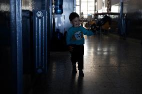 Displaced Lebanese Take Refuge In A Public School - Bikfaya