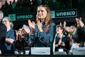 Natalie Portman at UNESCO - Paris