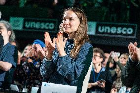 Natalie Portman at UNESCO - Paris