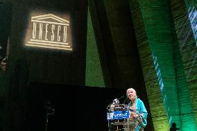 Jane Goodall at UNESCO - Paris