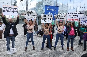 Rally in front of the court against sexual violence - Paris