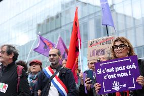 Rally in front of the court against sexual violence - Paris