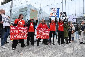 Rally in front of the court against sexual violence - Paris