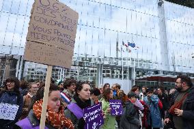 Rally in front of the court against sexual violence - Paris