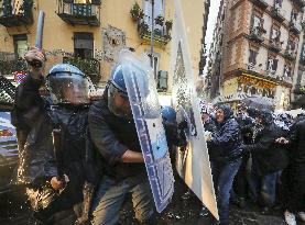 Protesters And Police Clash As G7 Security Summit - Naples