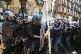 Protesters And Police Clash As G7 Security Summit - Naples