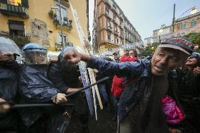 Protesters And Police Clash As G7 Security Summit - Naples