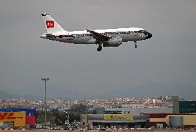 Diverse aircraft landing