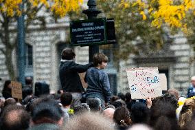 Several Hundred Demonstrators In Paris To Pay Tribute To Cyclist Paul Varry