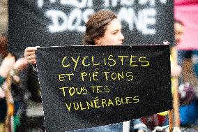 Several Hundred Demonstrators In Paris To Pay Tribute To Cyclist Paul Varry