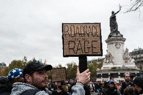 Several Hundred Demonstrators In Paris To Pay Tribute To Cyclist Paul Varry