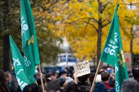 Several Hundred Demonstrators In Paris To Pay Tribute To Cyclist Paul Varry