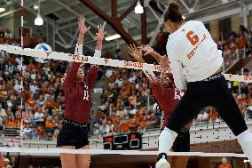 VOLLEY - Evento - NCAA - Texas Women vs Arkansas Women