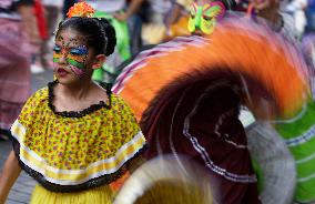 Tour Of Monumental Alebrijes And International Day Against Breast Cancer In Mexico