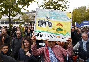 Rally In Tribute To The Killed Cyclist - Paris