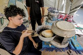 Food Distribution By A Charity Organization - Gaza