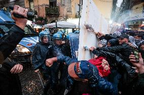 Clashes during a demo for Palestine in Naples - Italy