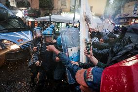 Clashes during a demo for Palestine in Naples - Italy