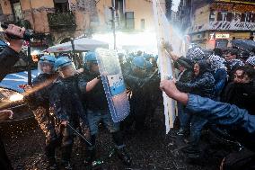 Clashes during a demo for Palestine in Naples - Italy