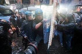 Clashes during a demo for Palestine in Naples - Italy