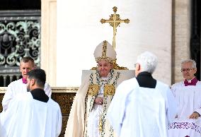 Pope Francis Leads Canonization Mass - Vatican