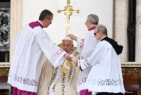 Pope Francis Leads Canonization Mass - Vatican