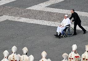 Pope Francis Leads Canonization Mass - Vatican