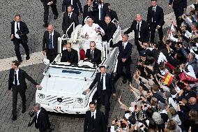 Pope Francis Leads Canonization Mass - Vatican