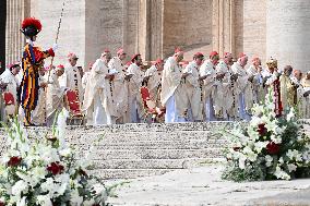 Pope Francis Leads Canonization Mass - Vatican