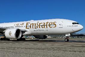 Emirates Boeing 777 preparing to take off from Barcelona Airport