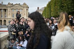 One Direction fans pay tribute to Liam Payne in Paris FA