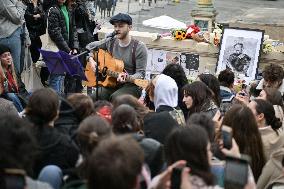 One Direction fans pay tribute to Liam Payne in Paris FA