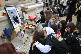 One Direction fans pay tribute to Liam Payne in Paris FA