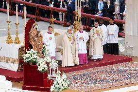 Pope Francis Leads Canonization Ceremony