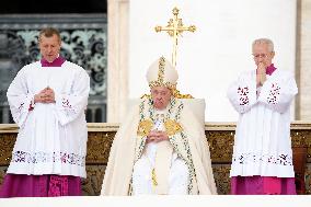 Pope Francis Leads Canonization Ceremony