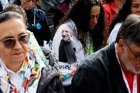 Pope Francis Leads Canonization Ceremony