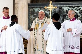 Pope Francis Leads Canonization Ceremony